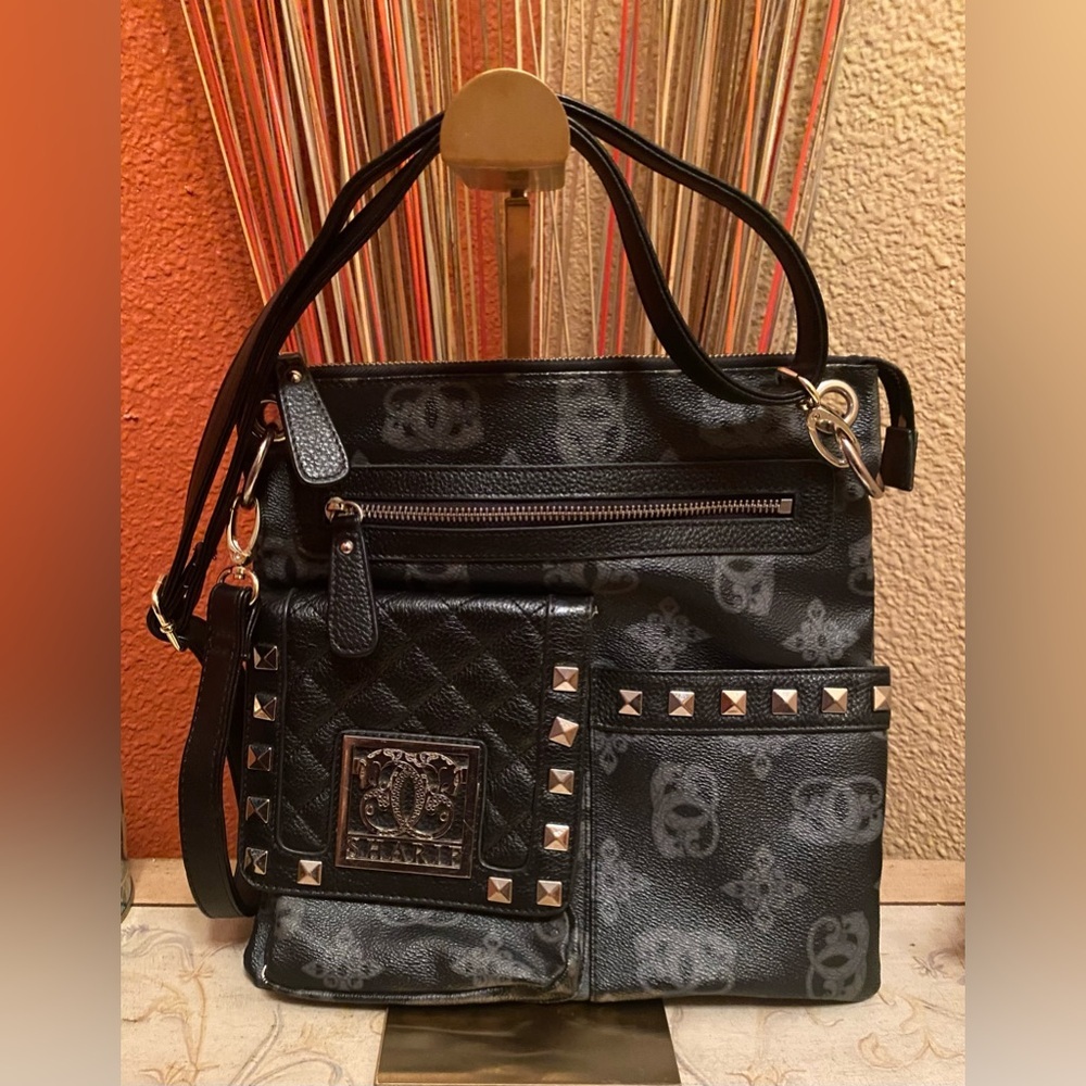 Sharif -VINTAGE-GUC-Black and Gray Crossbody Bag w/Stud Accents & quilted pocket